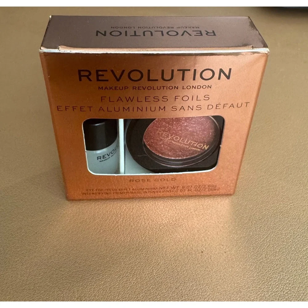 Makeup Revolution Flawless Foils Rose Gold Eyeshadow and Primer Set